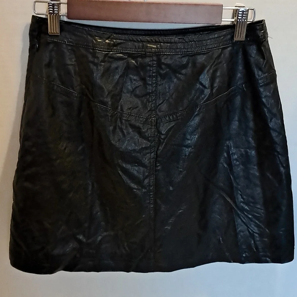 Free People Fake Out Biker Boho Faux Leather Mini Skirt Size 6 Goth Femigoth Y2K - Picture 4 of 8